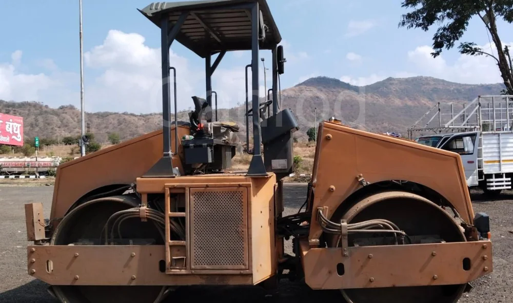 L&T Case CASE 752 Tandem Roller